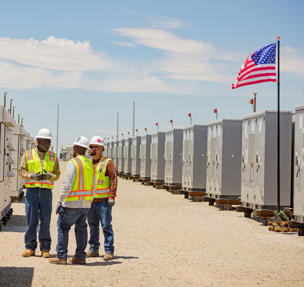 http://battery%20storage%20system%20american%20usa%20flag%20workers%20ppe%20clearway%20energy